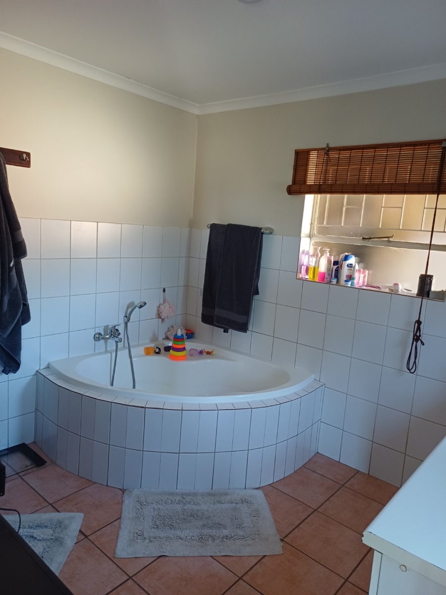 3 Bedroom Property for Sale in Langenhovenpark Free State